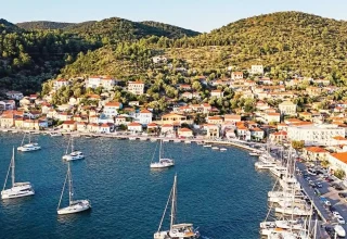 Ithaca wedt op held Odysseus uit zijn geboortestad voor een bloei van het toerisme