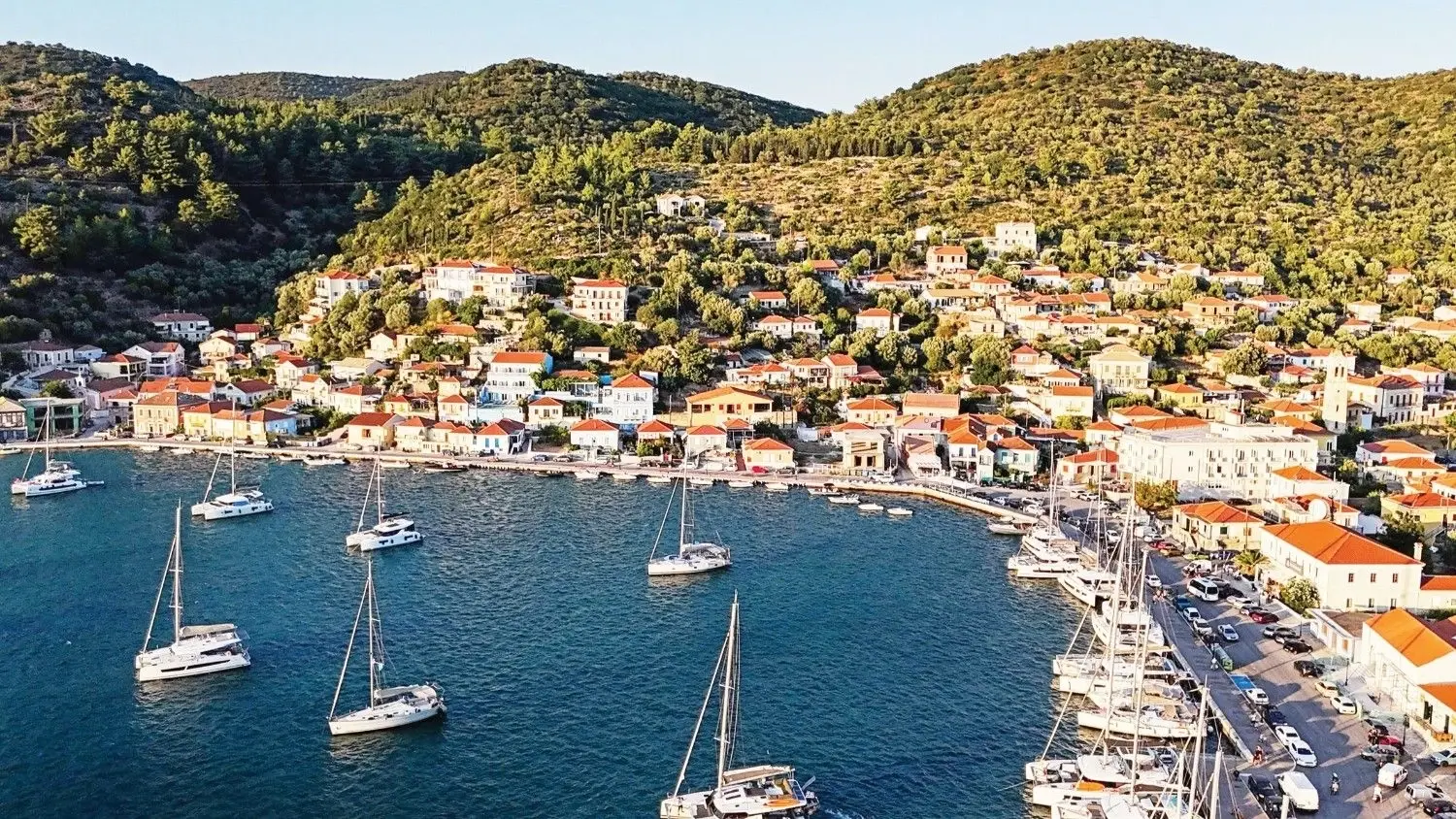 Ithaca wedt op held Odysseus uit zijn geboortestad voor een bloei van het toerisme