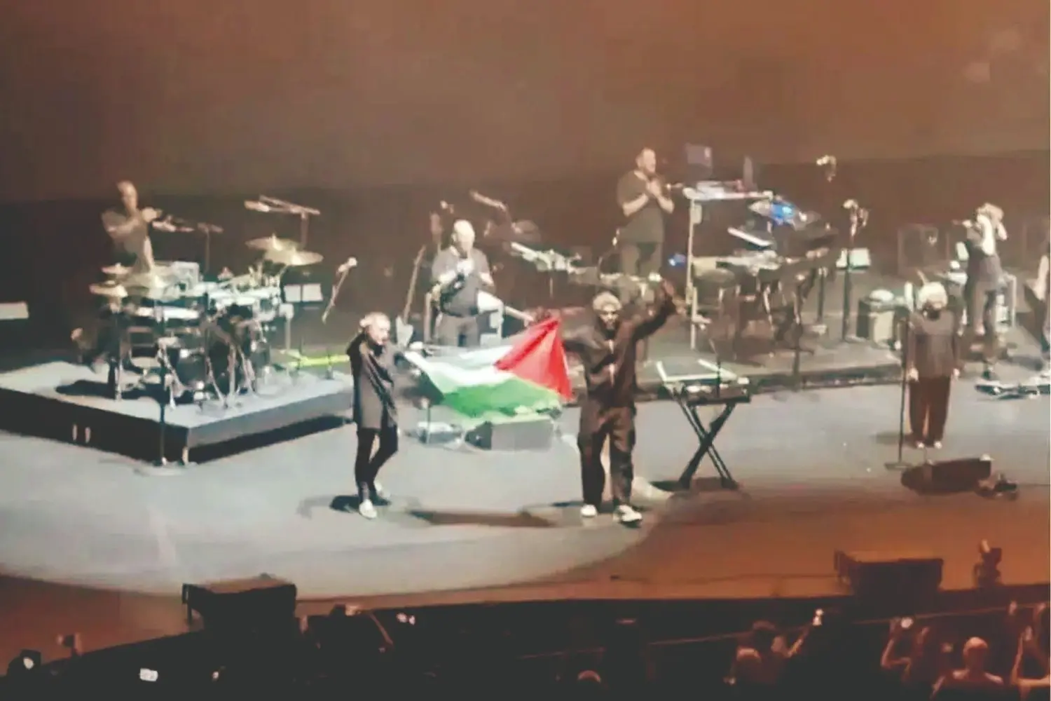 Massale aanval verboden vanuit Singapore op Palestijnse vlag