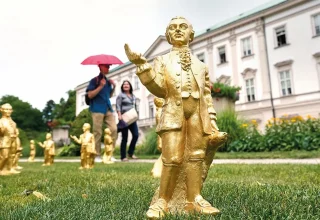 Mini-Mozart-standbeelden gestolen voorafgaand aan jubileumhuldiging