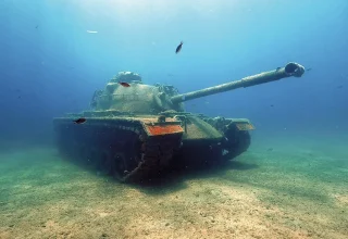 Ondergedompelde tank in Edirne’s Golf van Saros trekt duikers