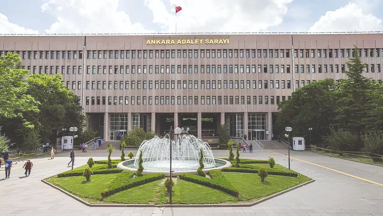 Onderzoek naar voormalige burgemeester van Ankara over claims over geldoverdrachten