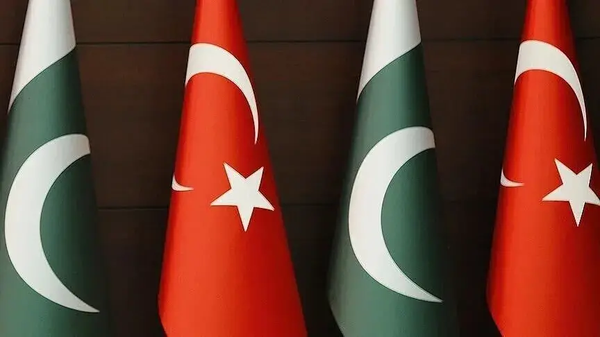 Pakistan eert drie Turkse ministers met een onderscheiding
