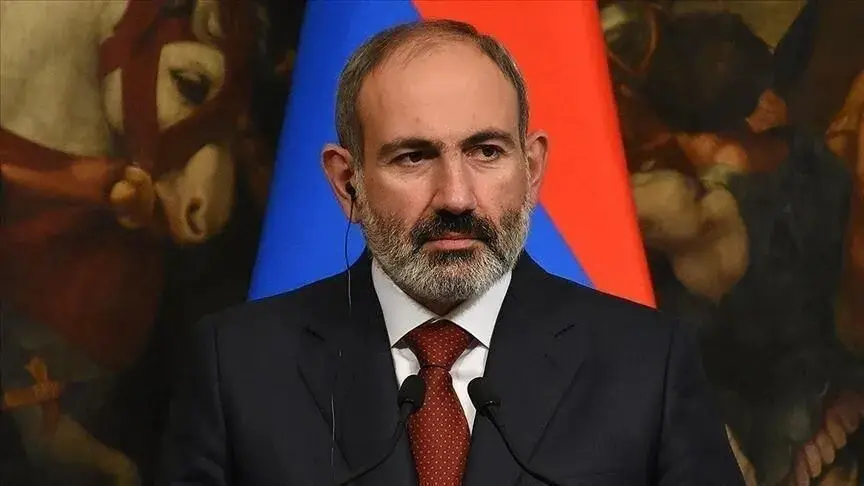 Pashinyan roept de 'Vierde Republiek' uit en belooft de banden met Turkije te normaliseren