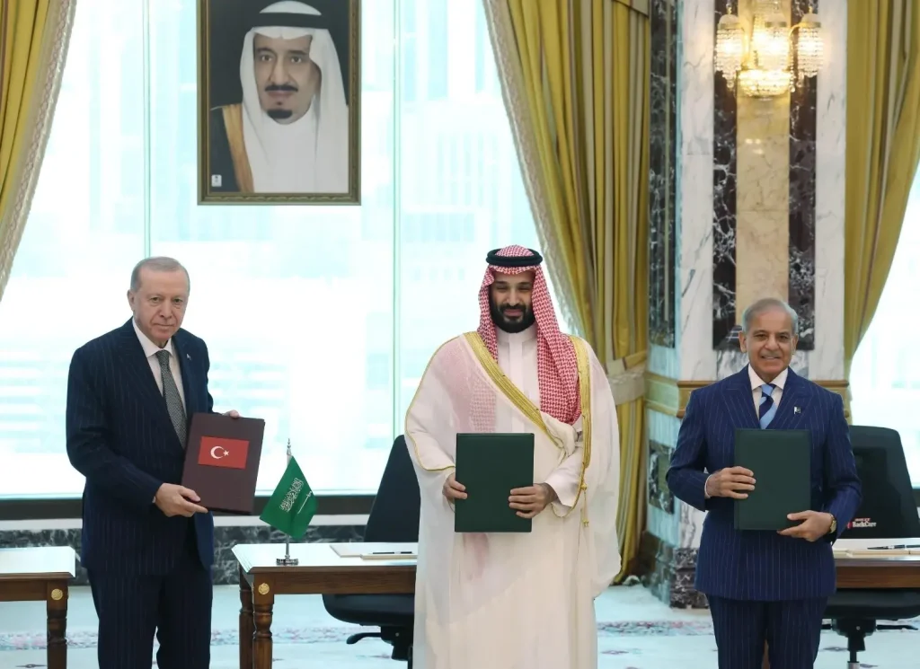 Türkiye, Pakistan en Zuid-Arabië sluiten op historische wijze een defensiepact