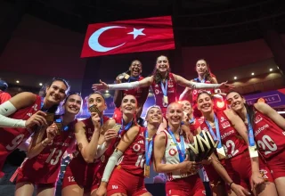 Türkiye versloeg Brazilië en won de tweede VNL-titel