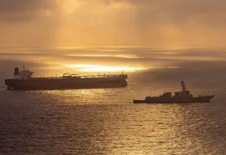 Zes maanden na de oorlog in Iran, het verkeer in Hormuz helemaal stilgelegd, matrozen gestrand