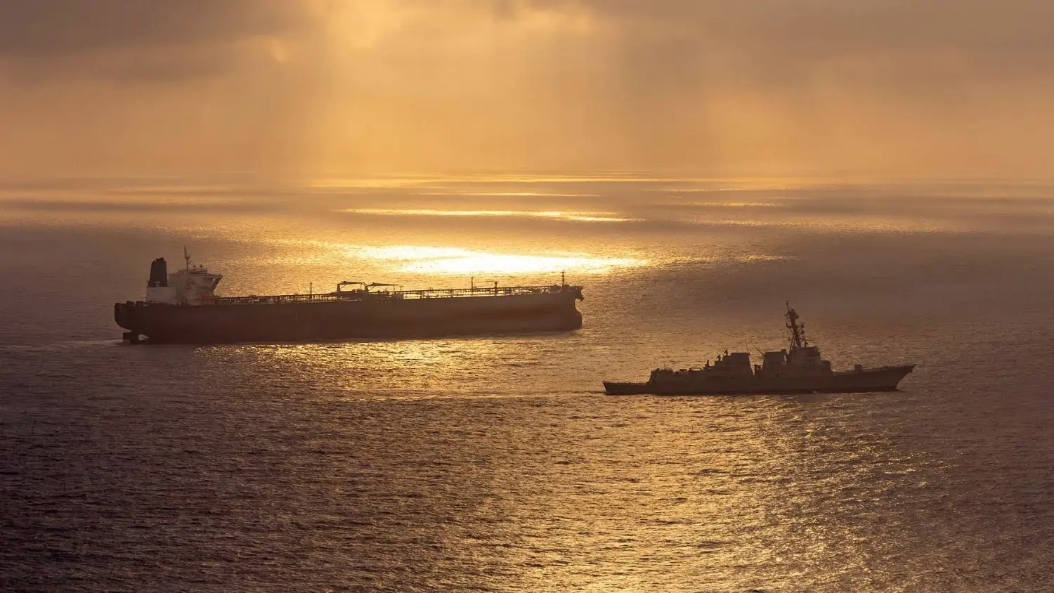 Zes maanden na de oorlog in Iran, het verkeer in Hormuz helemaal stilgelegd, matrozen gestrand