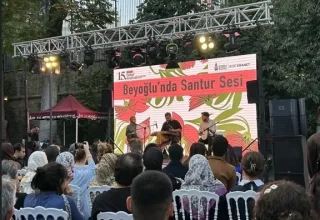15e Beyoğlu Antiquarische Boekenbeurs geopend in voormalig Frans weeshuis