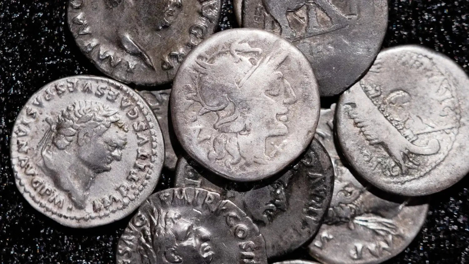 Amateurarcheoloog vindt Duitslands grootste schat aan Romeinse munten