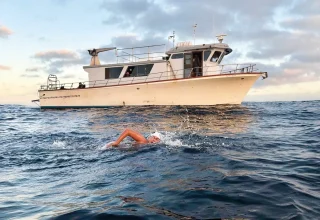 Autistische Turkse zwemmer verovert Catalina Channel