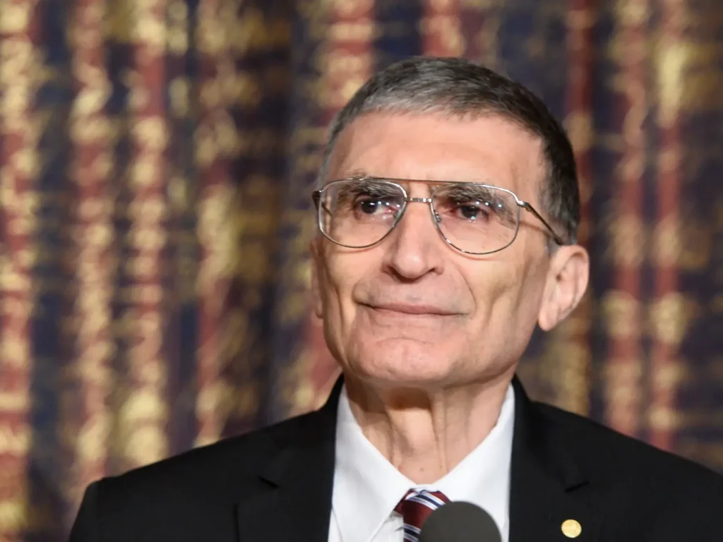 Azerbeidzjan eert Nobelprijswinnaar Aziz Sancar met de 'Shohrat'-orde