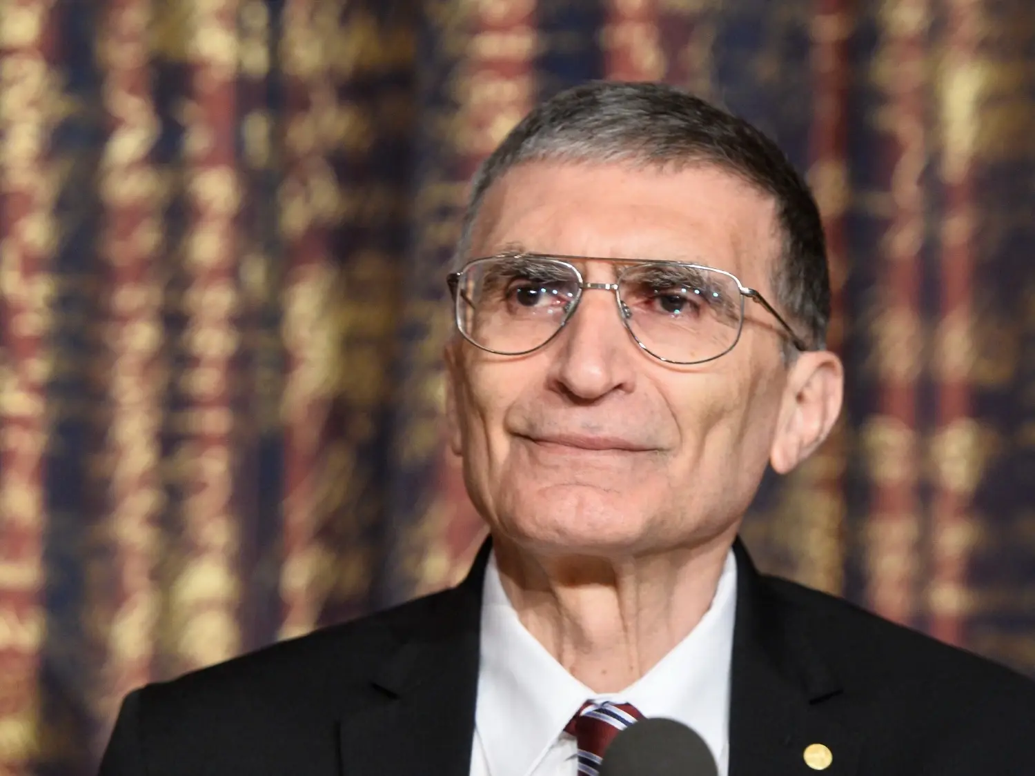 Azerbeidzjan eert Nobelprijswinnaar Aziz Sancar met de 'Shohrat'-orde