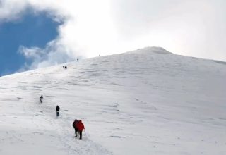 De smeltende gletsjer van de berg Ağrı bedreigt dorpen in het oosten van Türkiye