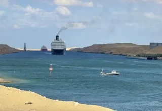 Egypte zegt dat het Suezkanaal ‘veilig’ is nu het scheepvaartverkeer weer normaal is