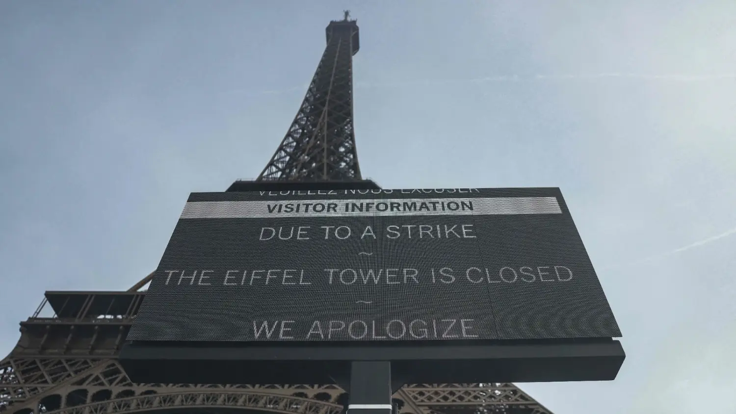 Eiffel sloot zich in ruzie over vrouwen die waren verwijderd vanwege een hindoegroep