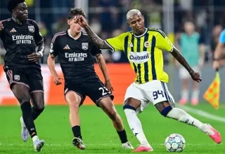 Fenerbahçe één wedstrijd verwijderd van Champions League