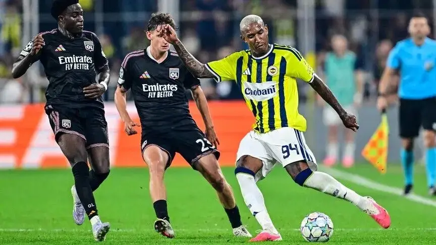 Fenerbahçe één wedstrijd verwijderd van Champions League