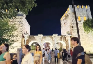 Hadrian’s Gate werpt licht op de geschiedenis van Antalya