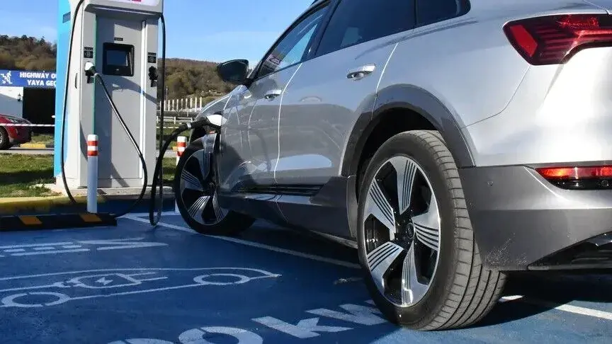 Het elektrische wagenpark groeit in een jaar tijd met 53 procent