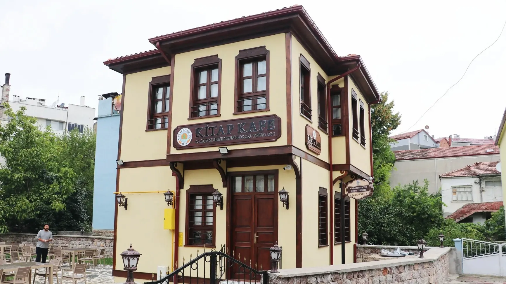 Historisch Samsun-herenhuis omgetoverd tot Book Cafe