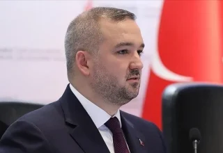 Karahan zegt dat de desinflatie ondanks uitdagende omstandigheden voortduurt