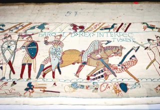 ‘Manie’ van Bayeux Tapestry overspoelt Groot-Brittannië bij opening uitverkochte tentoonstelling