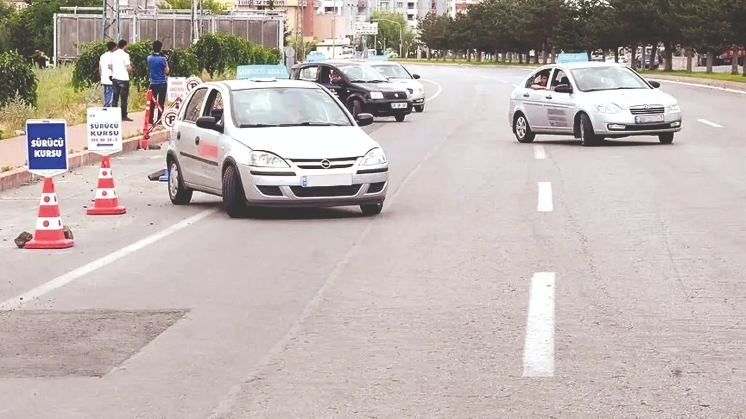 Nieuwe rijexamens om vaste routes in te wisselen voor echt verkeer