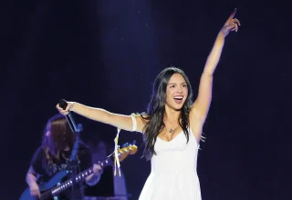 Olivia Rodrigo’s festival haalt 20 miljoen dollar op voor vrouwendoelen