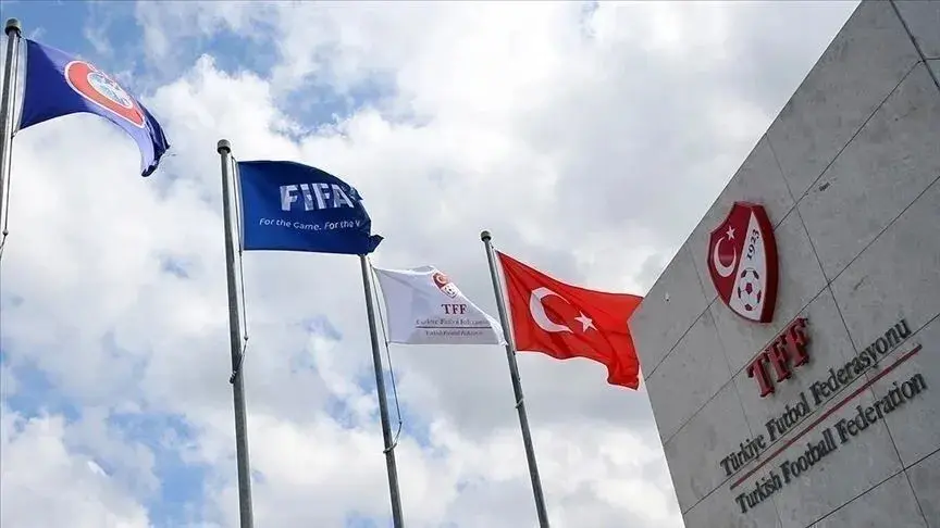 Voorzitter van de Turkse scheidsrechtersraad, functionarissen aangehouden in fraudeonderzoek