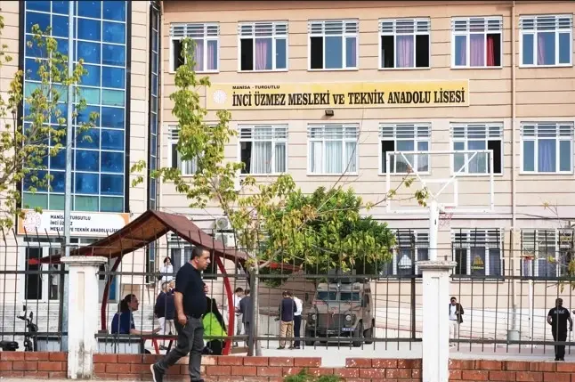 Zeven gearresteerd in onderzoek naar schietpartij op Manisa-school
