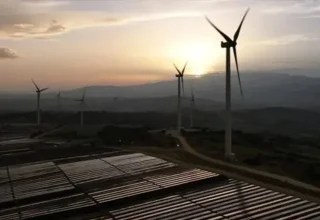 Zonne- en windenergie leveren bijna een kwart van de stroom van Türkiye