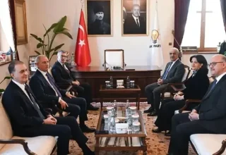 AKP en DEM-partij bespreken toezichtorgaan voor antiterreurbod
