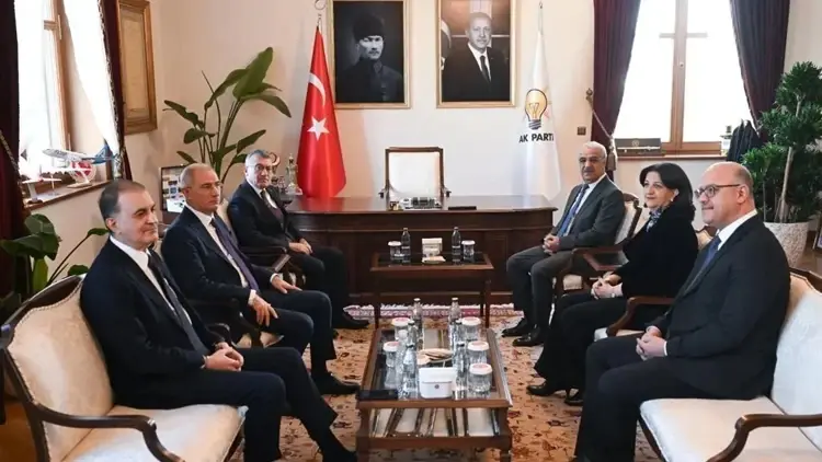 AKP en DEM-partij bespreken toezichtorgaan voor antiterreurbod