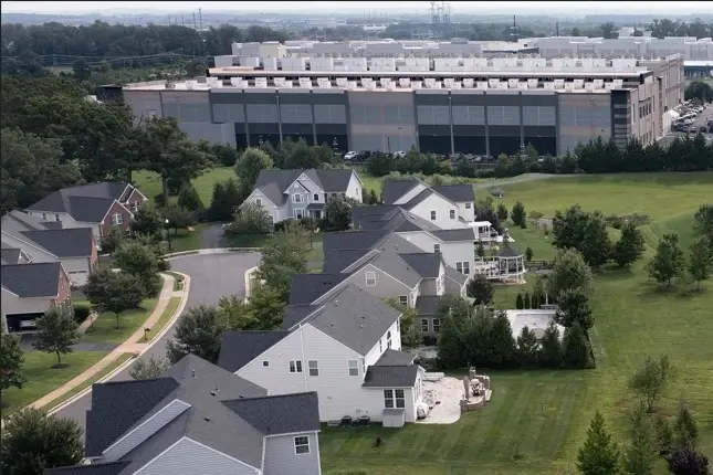Amazon belooft 1 miljard dollar voor datacentersteden en ontkracht mythes