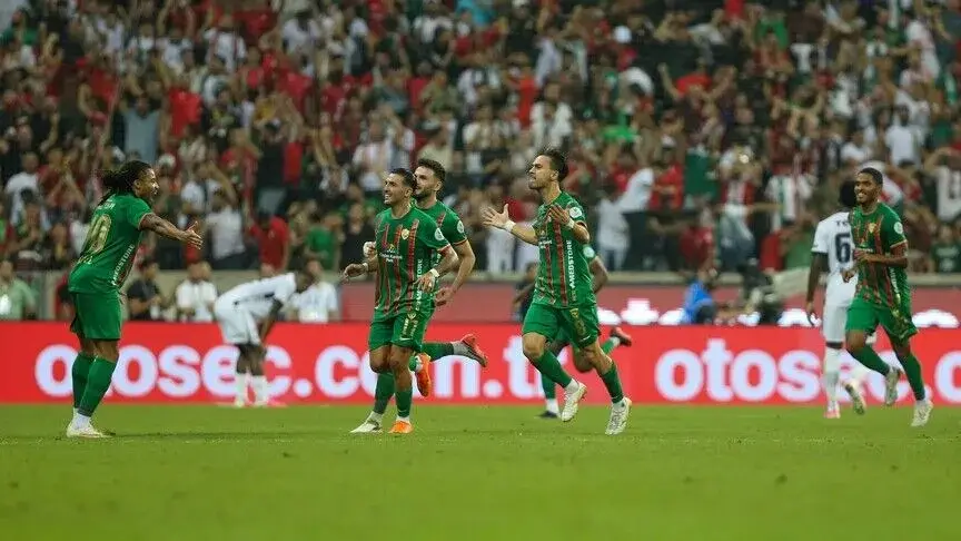 Amedspor bovenaan het klassement van de Süper Lig tijdens de pauze