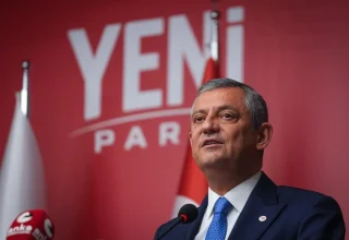 De defensieovereenkomst met Mekka zou door het parlement moeten gaan, zegt Özel