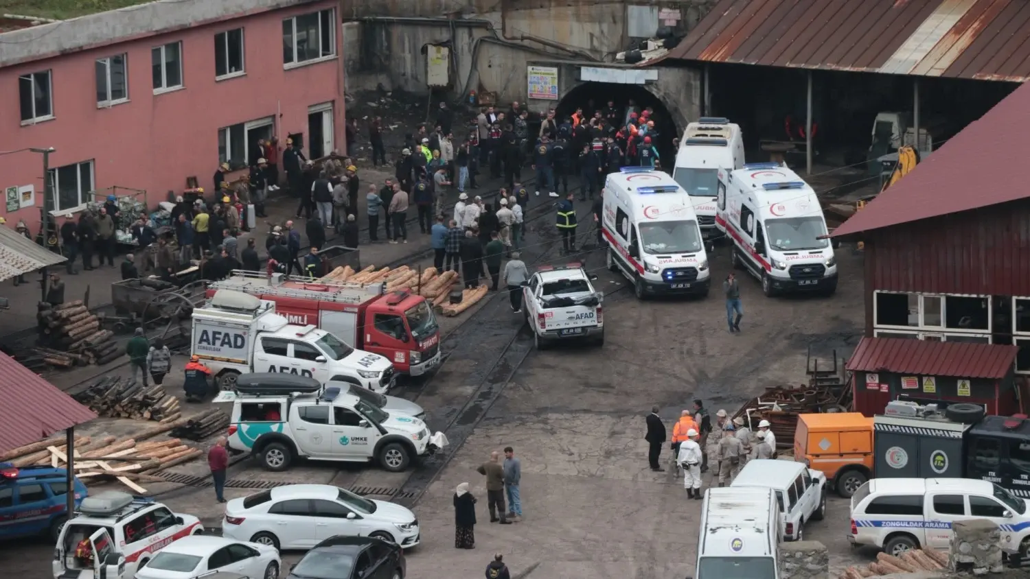 Drie doden bij mijnexplosie in het noorden van Türkiye