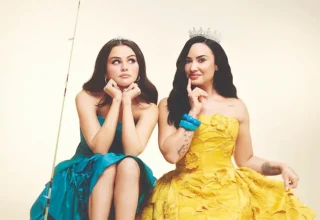 Gomez en Lovato herenigen zich voor een nostalgische schoonheidscampagne