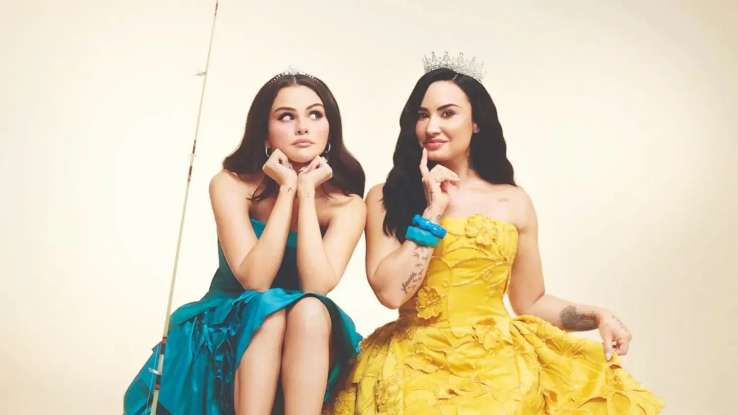 Gomez en Lovato herenigen zich voor een nostalgische schoonheidscampagne