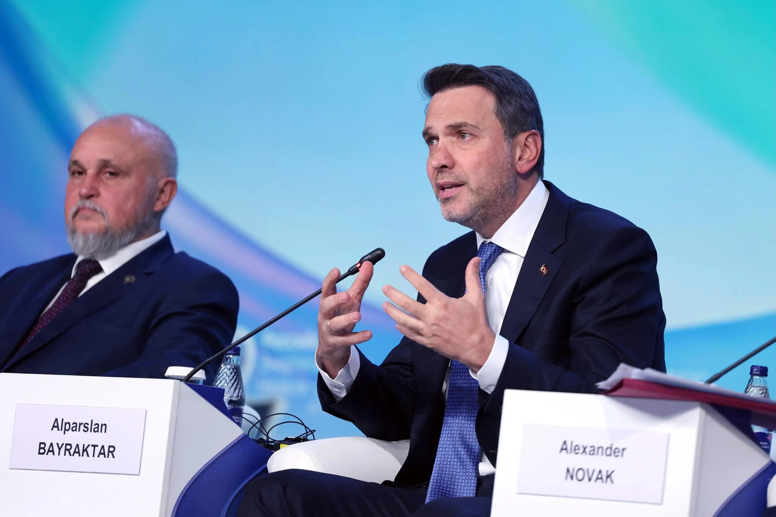 Minister van Energie hint op nieuwe olievondst in Gabar