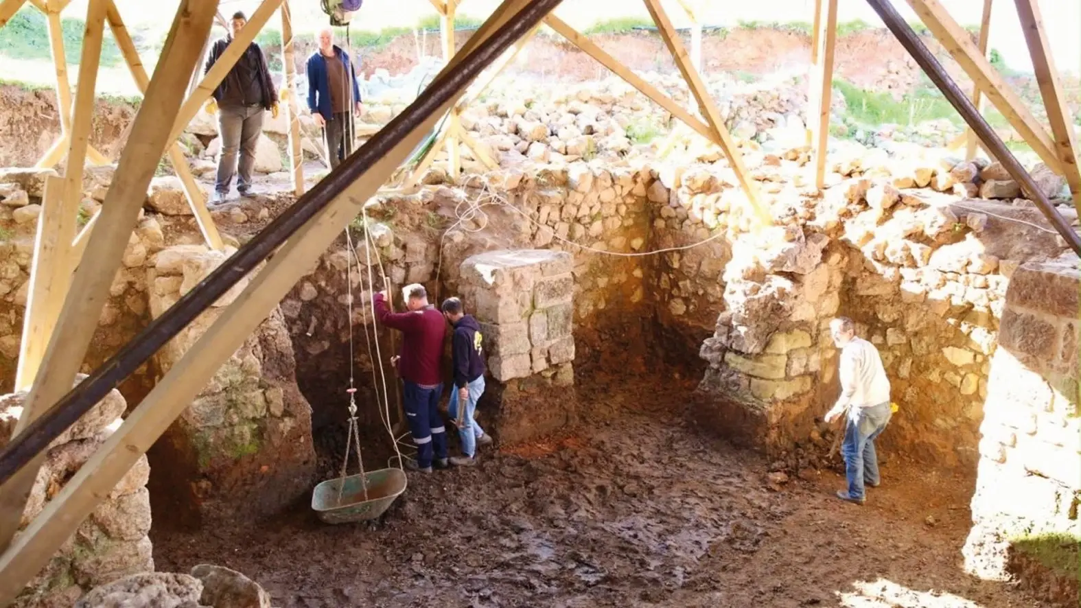 Nieuwe artefacten opgegraven in het oude Kurul-kasteel van Ordu