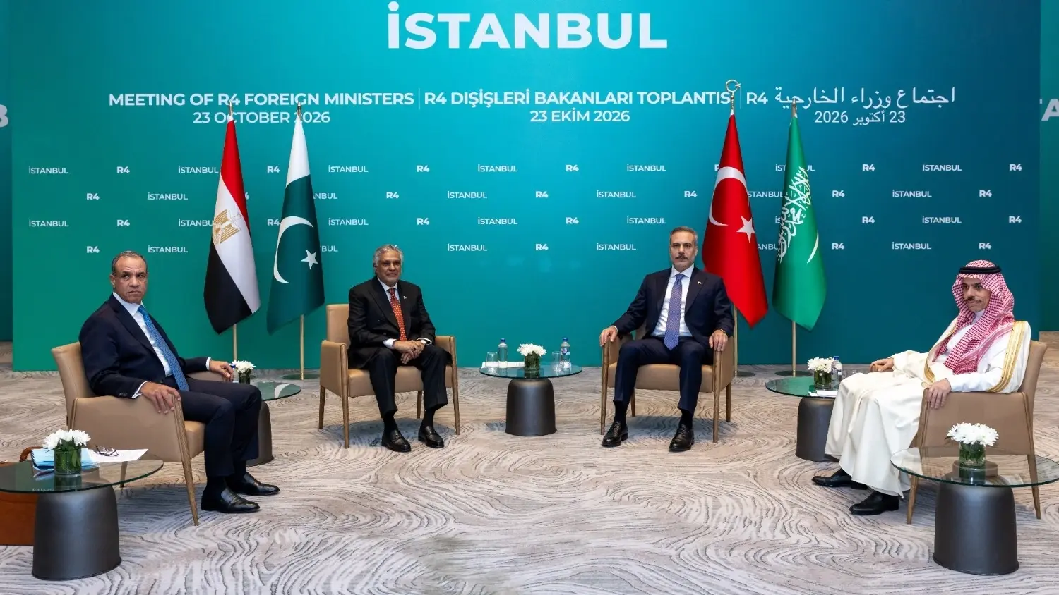 Regionale machten en Europese zwaargewichten ontmoeten elkaar in Istanbul voor de eerste gezamenlijke gesprekken
