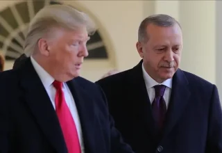 Trump wenst Erdoğan succes voor de Turkse top