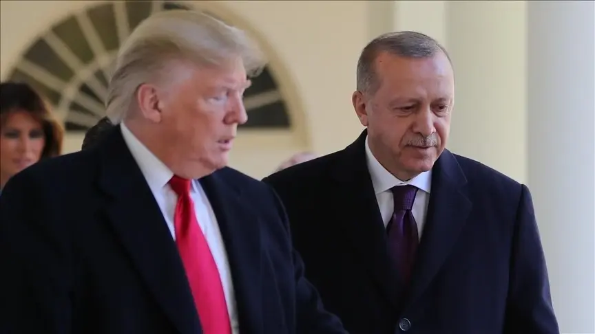Trump wenst Erdoğan succes voor de Turkse top