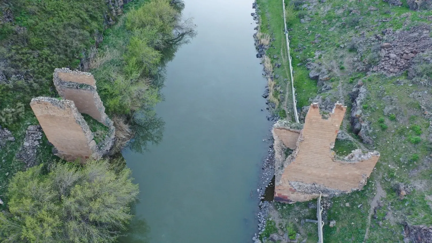 Türkiye bevordert een gezamenlijk restauratieproject van de historische brug aan de Armeense grens
