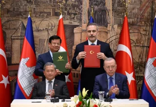Türkiye en Cambodja ondertekenen overeenkomst voor militaire samenwerking