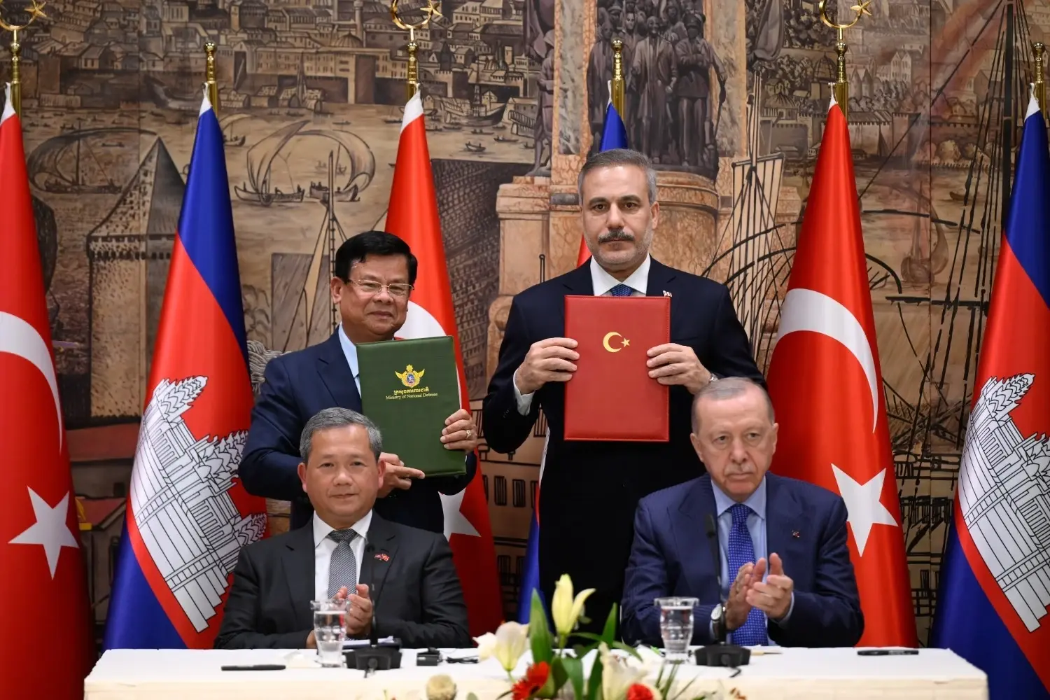 Türkiye en Cambodja ondertekenen overeenkomst voor militaire samenwerking