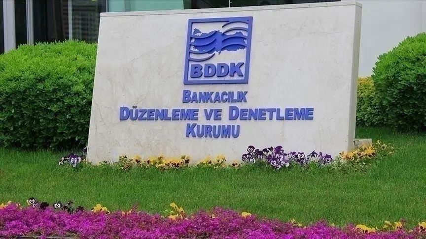 Türkiye herziet de regels voor telefoonleningen en creditcards