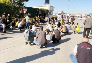 Vrachtwagenchauffeurs protesteren tegen visumvertragingen aan de grens tussen Turkije en Bulgarije